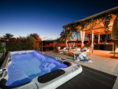 Malinska, Современная вилла с бассейном и видом на море