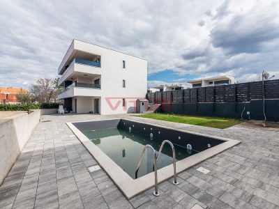 Malinska, Moderne Wohnung im Erdgeschoss mit großem Garten und Swimmingpool