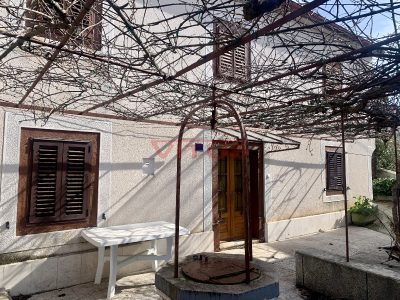 Malinska, Hiša dvojček s pogledom na morje na edinstveni lokaciji