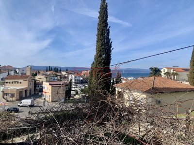 Malinska, Двухквартирный дом с видом на море в уникальном месте