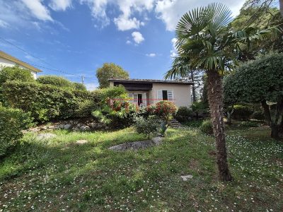 Malinska, Отдельный дом в уникальном месте, в первом ряду от моря