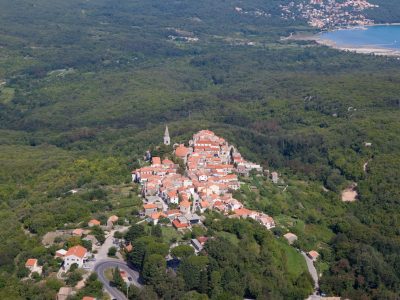 Dobrinj, Građevinsko zemljište u mirnom predjelu